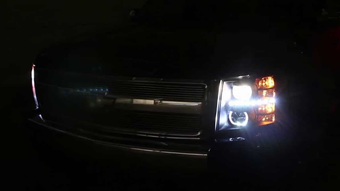 The Guide to Change 07-13 2th Gen Chevy Sliverado Projector Headlight
